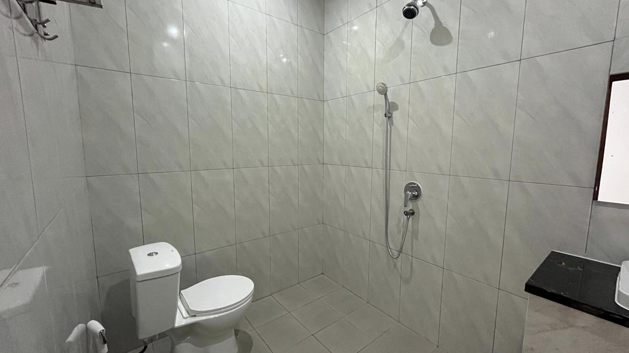 RedDoorz @ Jalan Diponegoro Lampung Hotel Bandar Lampung Bagian luar foto